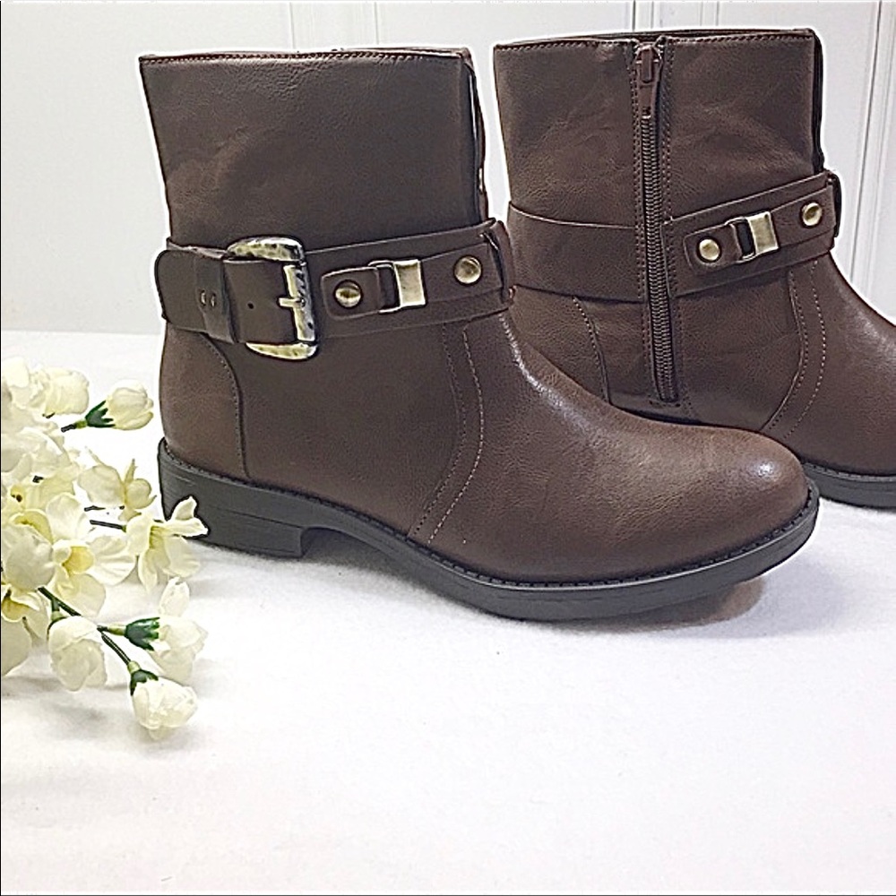 Tan Short Boots w/ Gold Side Buckle